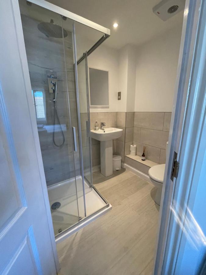 Beautiful Town House With Private Garden And Patio Villa Canford Magna Buitenkant foto